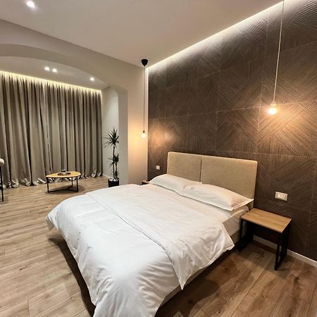 Enzo Rooms & Apartment Blloku Tirana Exterior photo