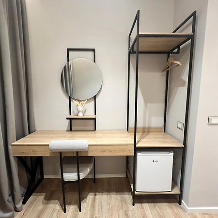 Enzo Rooms & Apartment Blloku Tirana Exterior photo