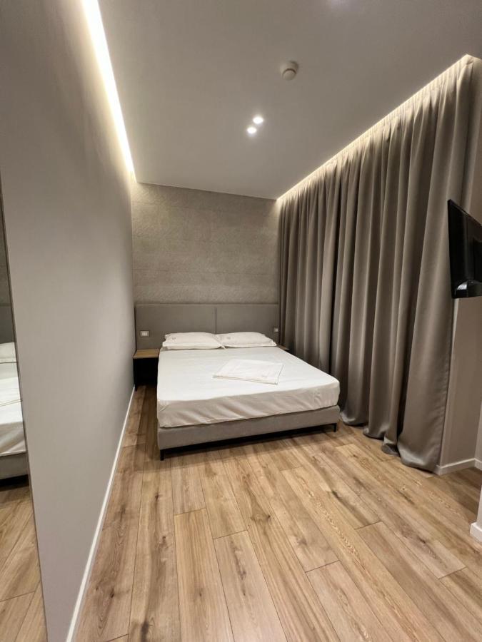 Enzo Rooms & Apartment Blloku Tirana Exterior photo