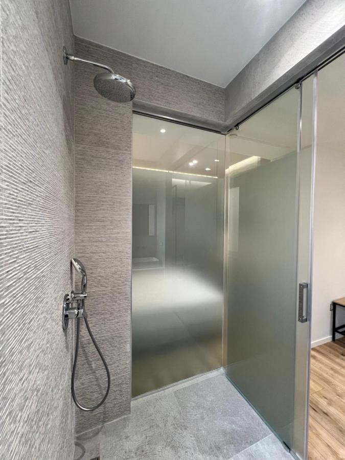 Enzo Rooms & Apartment Blloku Tirana Exterior photo