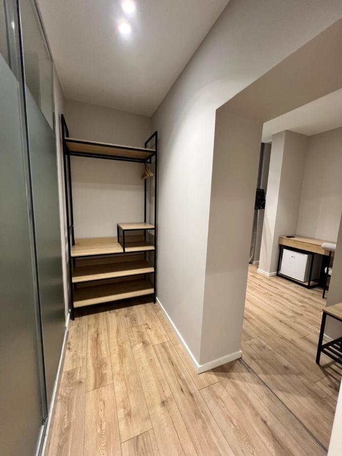 Enzo Rooms & Apartment Blloku Tirana Exterior photo