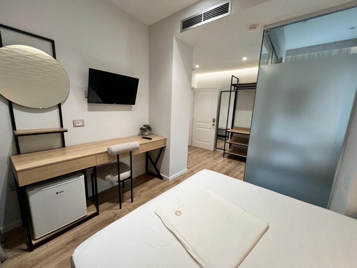 Enzo Rooms & Apartment Blloku Tirana Exterior photo