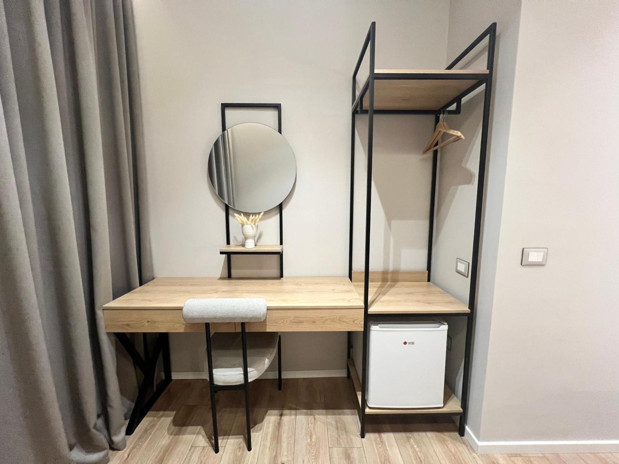 Enzo Rooms & Apartment Blloku Tirana Exterior photo
